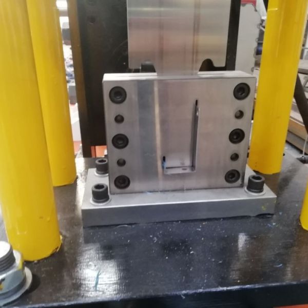 304 Stainless Steel 72*35mm Size L Post Angle Roll Forming Machine With