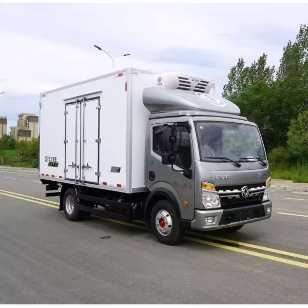 HT-500 Engine-Driven Refrigeration Unit with Direct Engine Drive, Eco-Friendly R404A Refrigerant, and Durable FRP Casing for Cold Chain Transportation