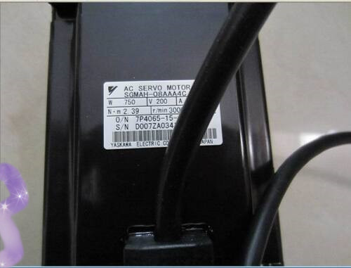 Yaskawa SGMAH-01AAA4C AC SERVO MOTOR 100W 200V 0.91A 3000RPM NEW