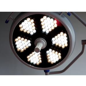 Professional Vertical 120000 Lux 60W Ra 95 LED Operating Room Lamp 390W/M²