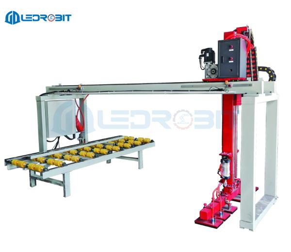 Automatic Palletizing Robot Five Axis Robot 200KG Pick And Pack Robots