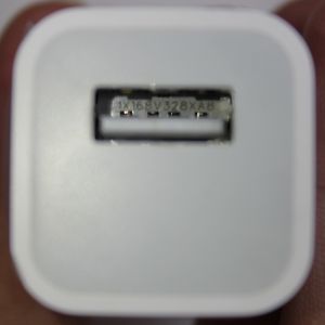 OEM Original Apple Charger MD810LL/A 5W USB Power Adapter 5V 1A Output