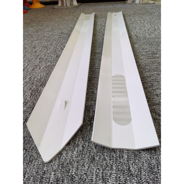 Customized Height White PVC Traffic Delineator Post Flexible Roadside Warning Guide and Reflective Road for Safety