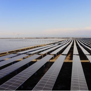 GQ-T Ground Mounting PV Bracket To Sun Tracker System