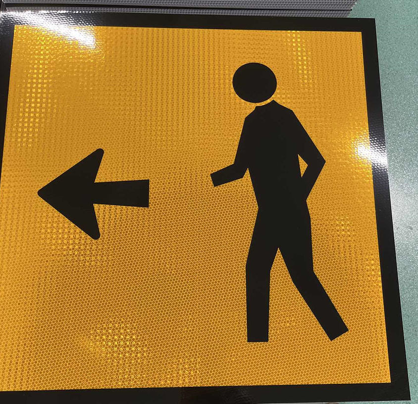 Australian Multi Message Customizable Traffic Sign Offering Performance and Easy Installation Ideal for Municipalities and Private Road Management