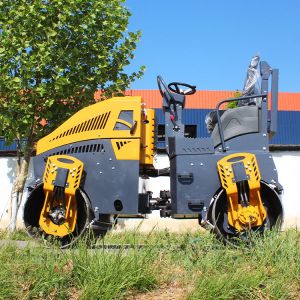 Hot Sale 4 Ton Vibratory Road Roller with EPA Engine CE Certified Double Drum