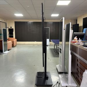 55 Inch Hanging Or Floor Standing Ultra High Bright Lcd Digital Displays Android