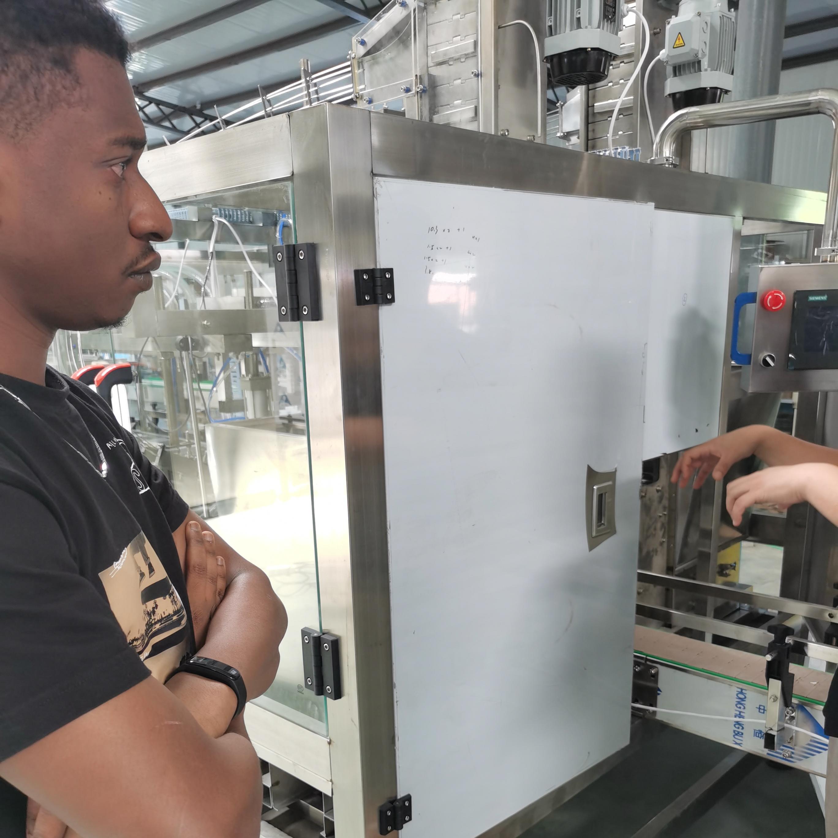 Automatic High-Efficiency Plastic Bottle Capping Screwing Machine for Pet Cap Closing Soft Drink Beverage