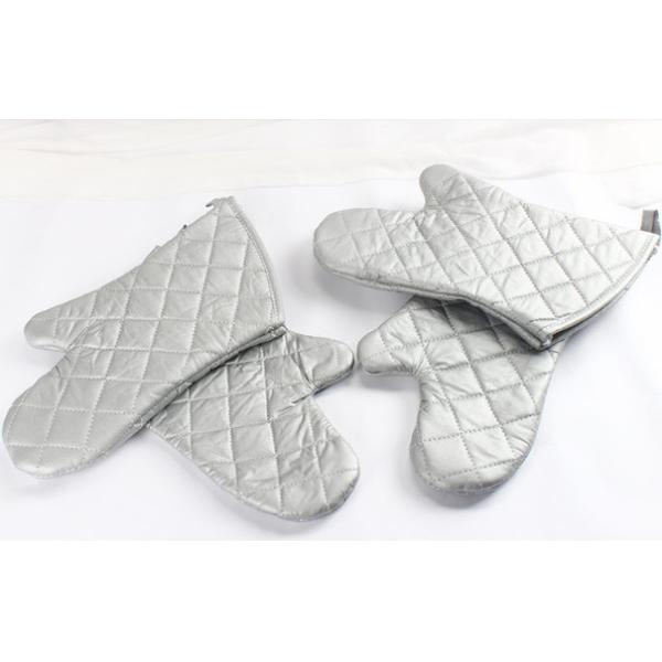 Quality Long  Customized Patterns  Silver Oven Mitts  Good Stain Resistant Function for sale