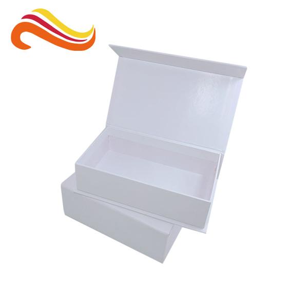 Luxury Magnetic White Color Gift Packaging Boxes With Hot Stamping Pattern