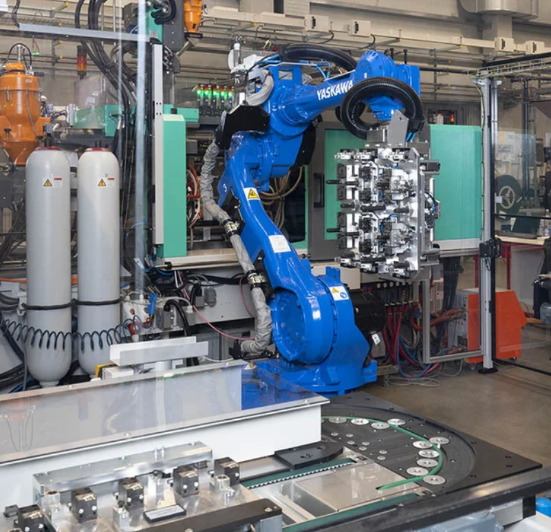 YASKAWA GP180 6 Axis Industrial Programming Robotic Arm No Teaching Required