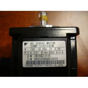 Yaskawa SGMP-01U314CM AC SERVO MOTOR 0.89A 100W 3000RPM 200V NEW
