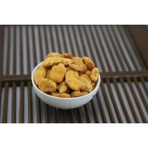 Split Dried Spicy Crispy Broad Beans Size Sieved Yellow Color Coated Seasoning