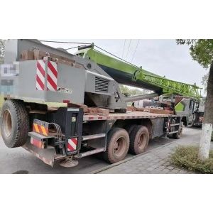 Zoomlion Ztc250A Mobile Crane and ISO9001 Certified for Maximum Lifting Weight