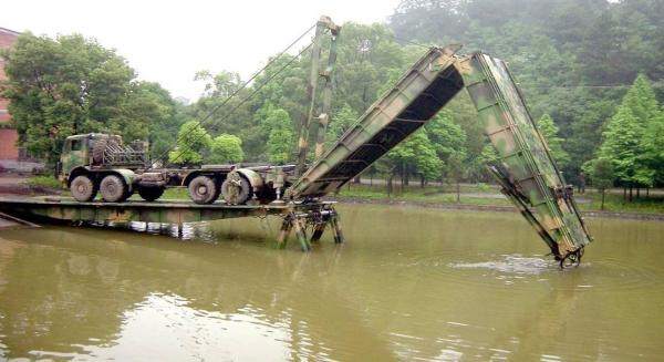 Quality 15m Span Heavy Mechanized Bridge With Advanced Engine, Gearbox For Dry Gaps and Marshland for sale