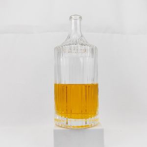 High White Glass Material Custom Color Clear 750ML Whisky Whiskey Glass Decanter