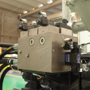 ISO9001 Efficiency Plastic Mini Injection Molding Machine Longer Mould Opening