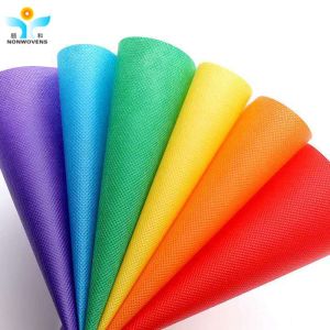 OEM Acceptable PP Nonwoven Fabric Roll 150gsm For Customization
