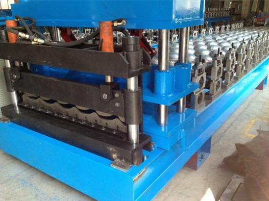 Quality Automatic Roof Panel Roll Forming Machine , Steel Metal Glazed Step Tile Making Machine for sale