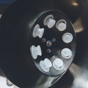 Stainless Steel Low Speed Centrifuge Centrifugal Cavity Max 4000 R/Min