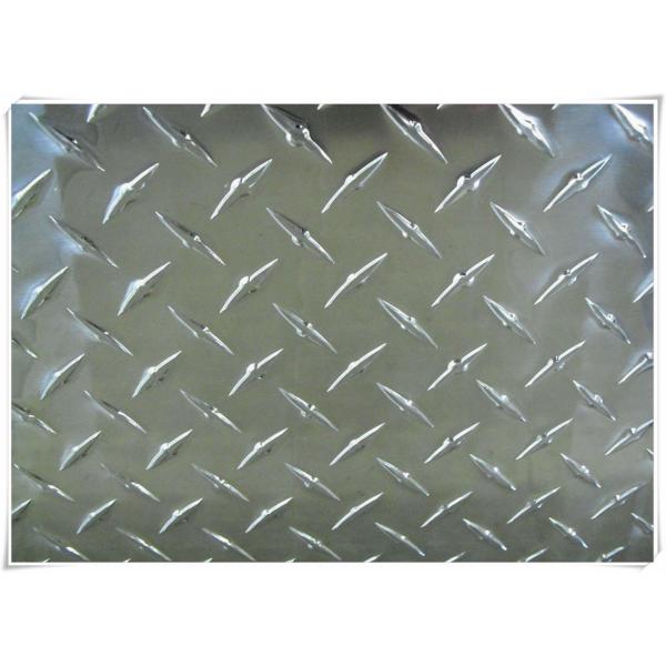 Quality Alloy 5052 H32 Aluminum Tread Plate Silver / Black Color With Checkered Surface for sale