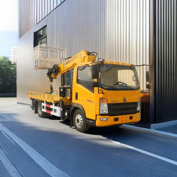 Quality Howo Aerial Work Platform , Three Section 21M Telescopic Boom Work Platform for sale