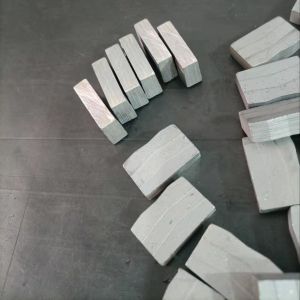 ODM 1600mm Single Blade Granite Cutting Segment 24*8.4/9.2*15mm Segment Cutter