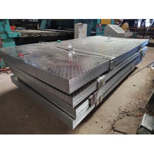Q345 Galvanized Pattern Steel Plate 1.5/1.8/2.0*1500 /1000mm 40g/m2 Zinc Layer