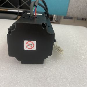 Yaskawa SGM-08A3MA11 AC SERVO MOTOR 750W 200V 4.4A 3000RPM NEW