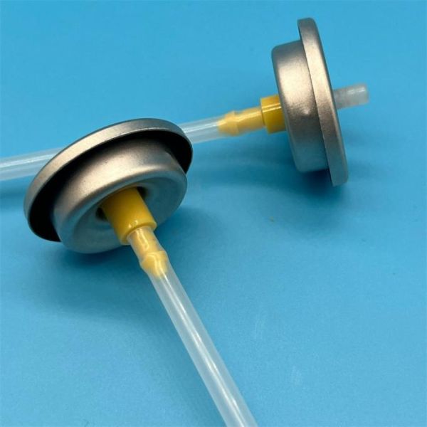 Dry Shampoo Valve Designed for Even Coverage & Less Waste