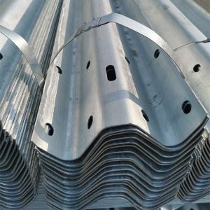 Highway Safety Guardrail Barrier with Anti-corrosion Coating and ISO Certificati