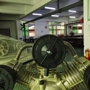 Cylinder 5.5KW 7.5HP Piston Air Compressor Pump Head