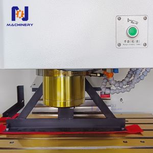 VMC855 Vertical Machining Center VCM Machining Center Vertical