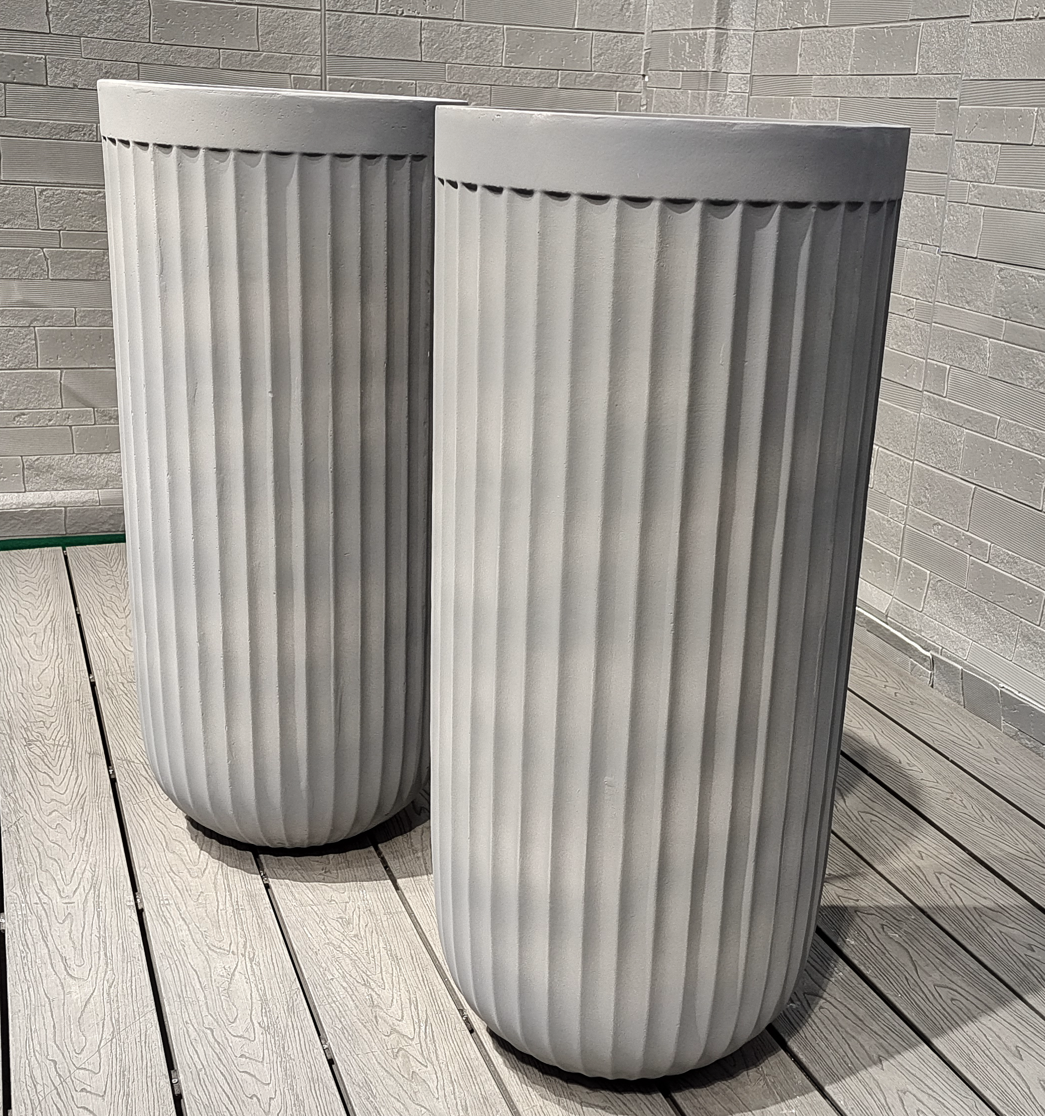 Tall Cool-toned Gray Linear Dimension Round Fiber Clay Planter Deluxe Decoration