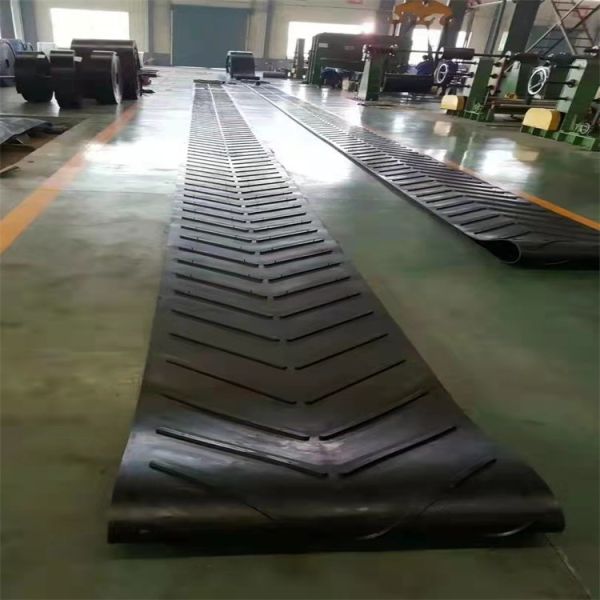 OEM ODM Rubber Herringbone Pattern Conveyor Belt 500mm Width