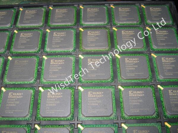 XC2S400E Platform Flash In-System Programmable Gate Array (FPGA) IC Configuratio