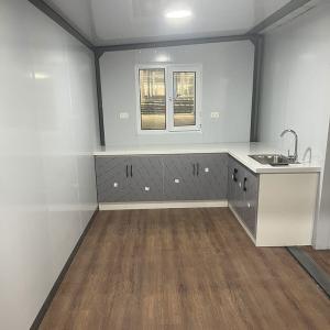 Easily Assembled 20ft/40ft Expandable Mobile Container House for Foldable