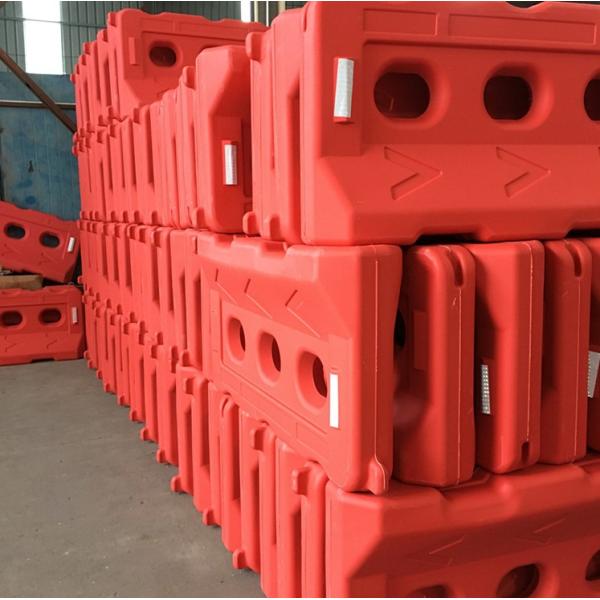 Roadway Safety Water Barrier Made Of PE Plastic For Traffic Management On Highways