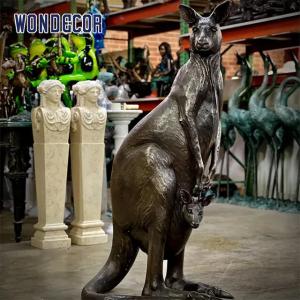 Metal Casting Life Size Kangaroo Statue Zoological Decoration