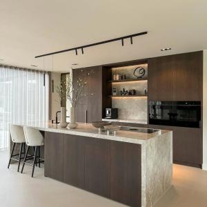 China Kitchen Furniture Customization Mdf Kitchen Pantry Storage Hanging Cabinet Simple Design Canada with Microwave for Project on sale