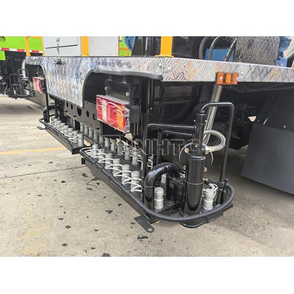 HOWO Road Construction Machinery Automatic Asphalt Distributor Bitumen Distributor Asphalt Spray Truck