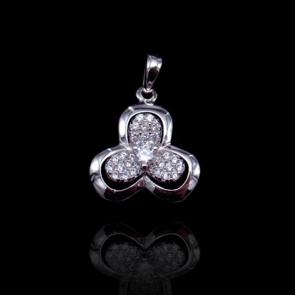 Oem Design 925 Silver Cubic Zirconia Pendant / Beautiful Flower Shaped Pendant