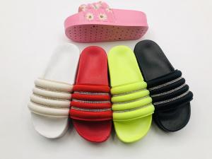 Wholesale Wholesale 2020 Slides Bathroom Flat Slippers Fashion Casual White Fancy Rubber Woman Slippers from china suppliers