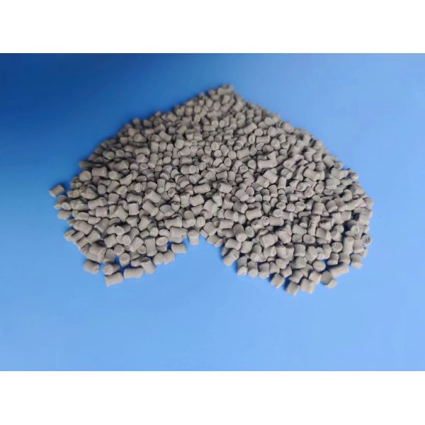 Moisture-Absorbing and Defoaming Masterbatch for Enhanced Processing of Recycled