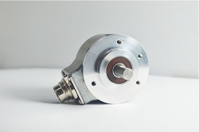 ABZUVW Signal Servo Motor Encoder , S52 Optical Motor Shaft Encoders 5000