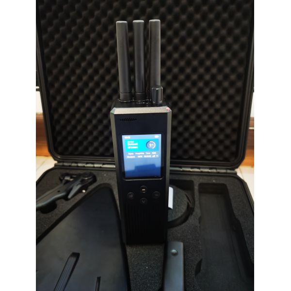 Handheld RF Signal Detector Drone Detection Direction Finding With 1*7.4V 5AH