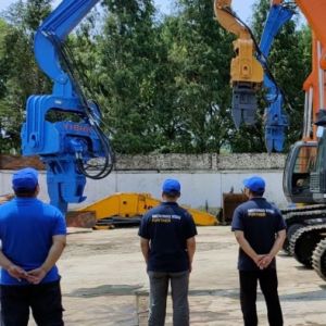 12 Meter Hydraulic Piling Vibro Hammer With 385KN Force