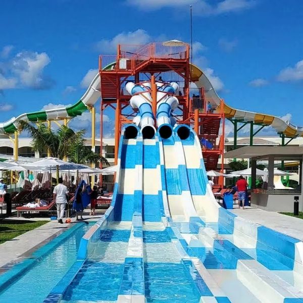 Outdoor Fiberglass Water Park Slide with 6-8mm Thickness Customized Size and