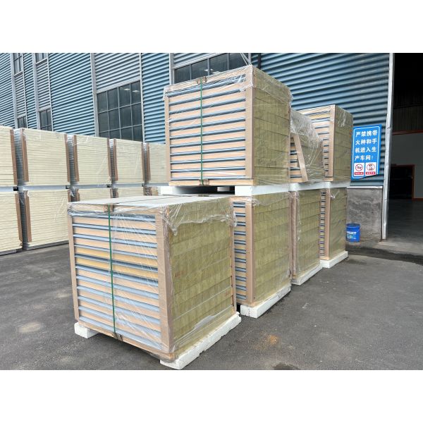 EPS Core Material Insulated Fireproof Sandwich Panel for Hotels Width 950mm/1150mm