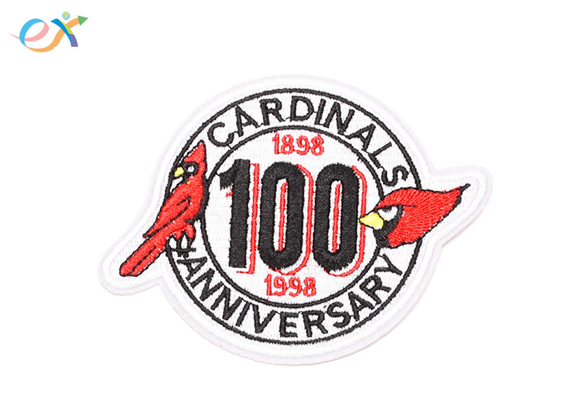 Fashionable Embroidered Cloth Patches , Custom Logo Embroidery Patches